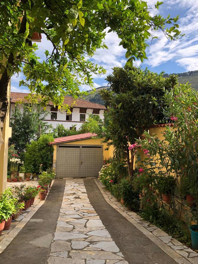 Villa Garden Берат Екстериор снимка