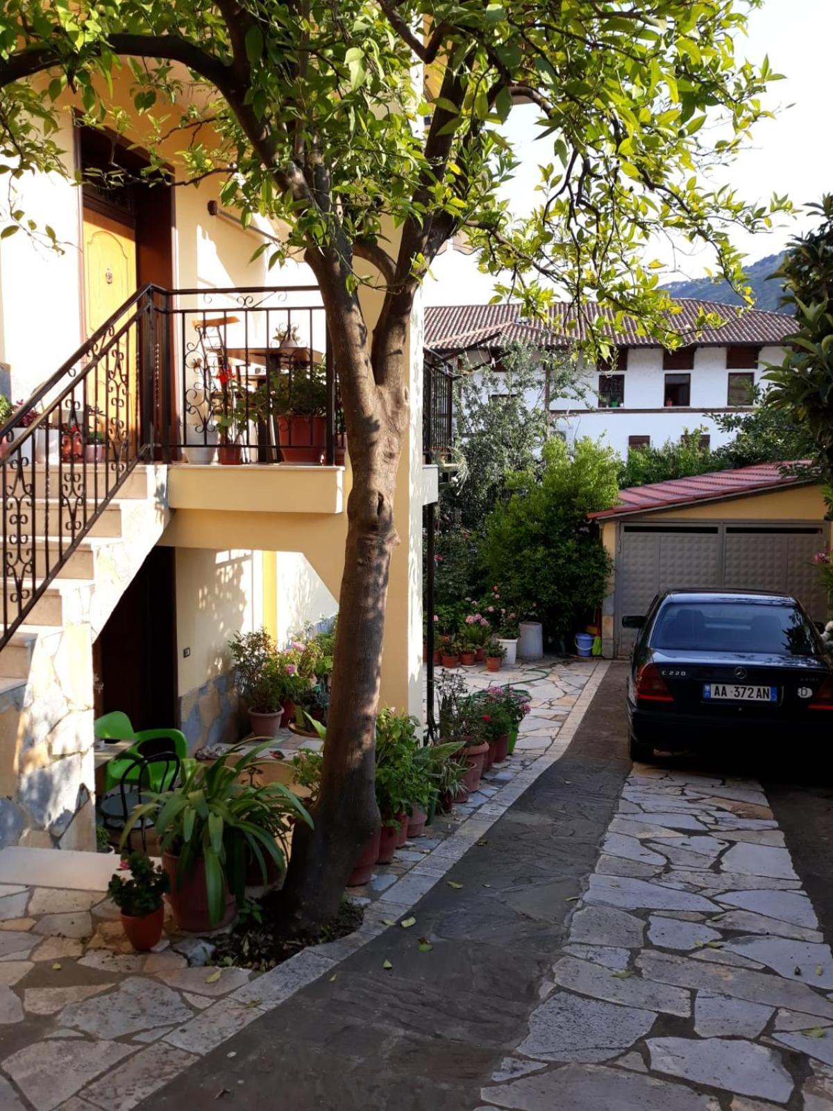 Villa Garden Берат Екстериор снимка